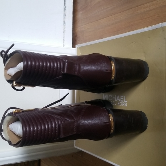 Michael Kors lace up boots - Picture 4 of 8